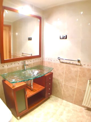 Piso luminoso con garaje amplio y trastero.