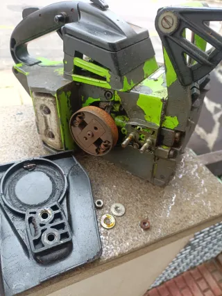 Antigua Motosierra OLEOMAC 240 (COMOTO)