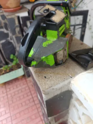 Antigua Motosierra OLEOMAC 240 (COMOTO)