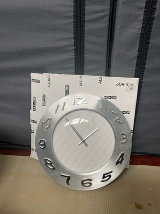 Reloj de pared ALE-HOP plateado