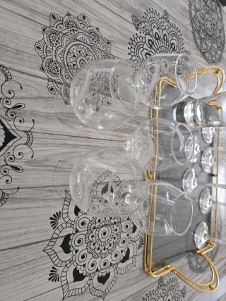 Juego Coctelera y 6 Copas con bandeja dorado