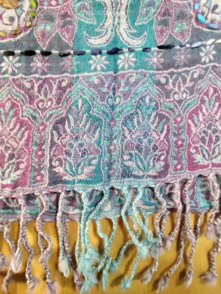 Chal artesanal lana pura Cachemira India – bordado