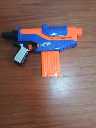 Fucile giocattolo Nerf Delta Trooper+2 caricatori