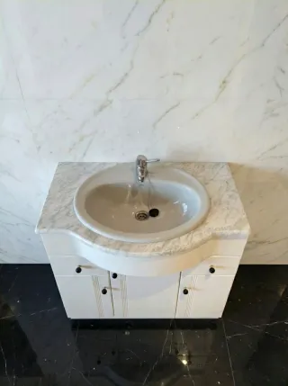 Mueble de baño con lavabo integrado