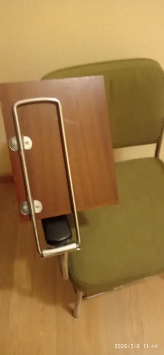 Silla vintage escritorio con mesa auxiliar