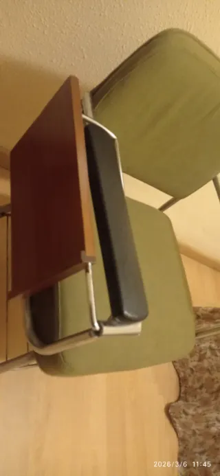 Silla vintage escritorio con mesa auxiliar