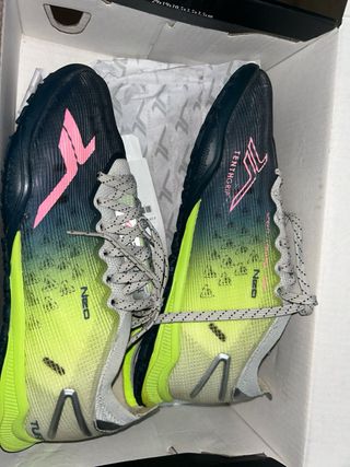 Scarpe da calcio Nike per bambini, taglia 36, nuove e mai usate