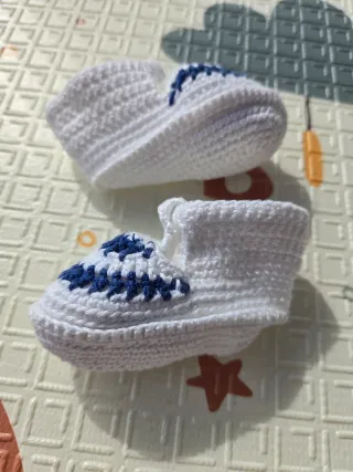 Scarpine neonata uncinetto cotone bianco e blu