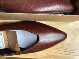 Bailarinas Gioseppo Piel Burdeos Tacón Dorado