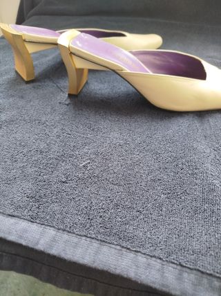 Mules Lottusse Beige Tacon Dorado