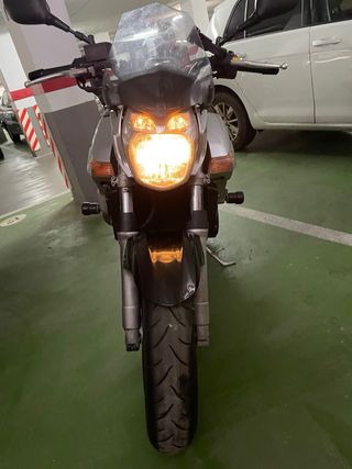 Suzuki GSR600 Naked Negra/Plata