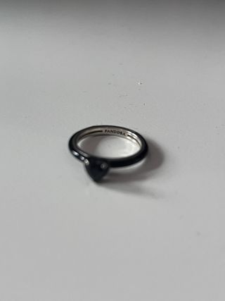 Anillo Corazón Chakra Negro Pandora