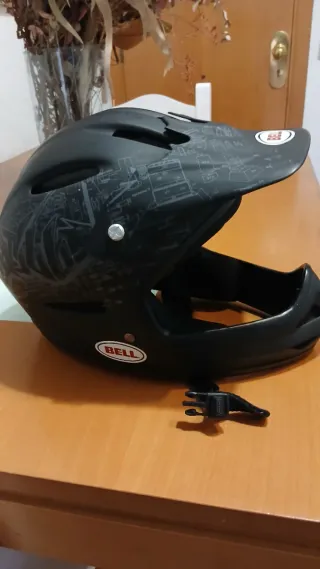 Casco Bell Infantil Negro Nuevo.