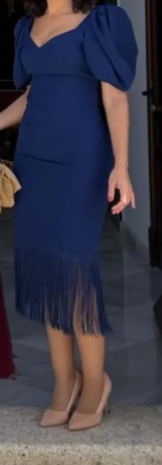 Vestido azul con flecos