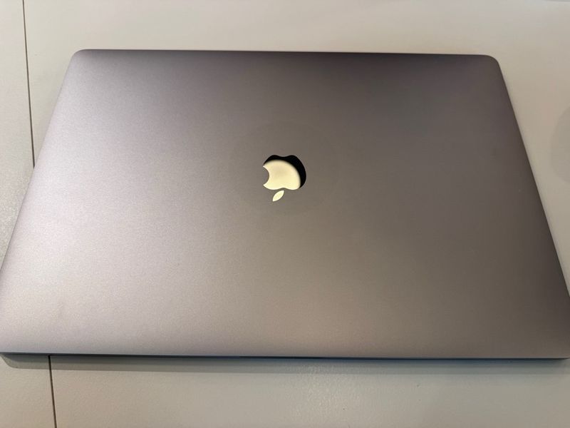 MacBook Pro 16 Plata/Gris Espacial
