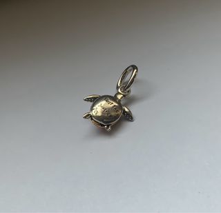 Charm Tartaruga Rosa e Oro con Diamante