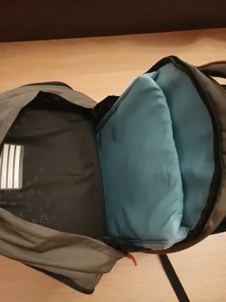 Mochila Tech Air portátil verde y naranja