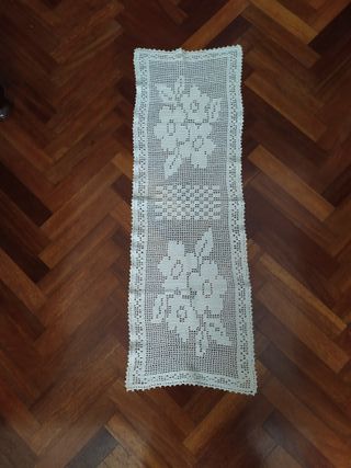 Tapete camilla y camino de mesa tejido