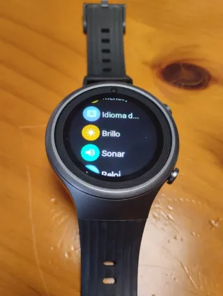 Smartwatch infantil negro, con cámara.