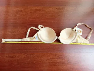 Sujetador beige nuevo