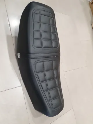 Asiento Suzuki GN Negro