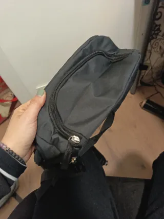 Mochila de viaje negra