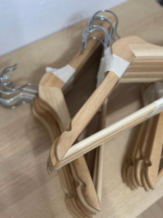 25 Perchas Madera Natural con Gancho Metal