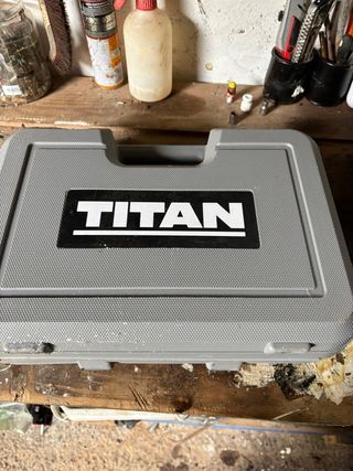 Taladro Percutor Titan 18V + Batería 2Ah