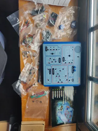 Kit de montaje de radio electrónico