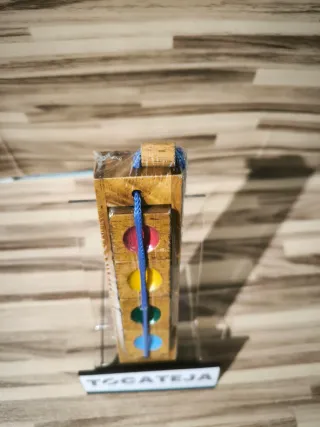 Juego de habilidad de madera con colores