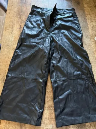 Pantalón polipiel H&M Talla 44