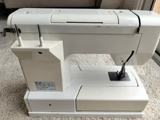 Máquina de coser WERTHEIM