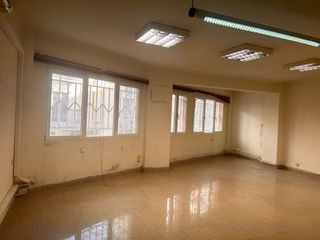 Se alquila entresuelo