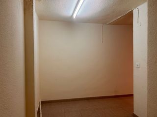 Se alquila entresuelo