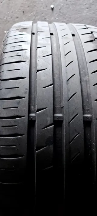 225/50 R18 99W