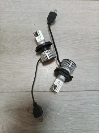 Philips Ultinon Pro3021 LED faros delanteros (H4)