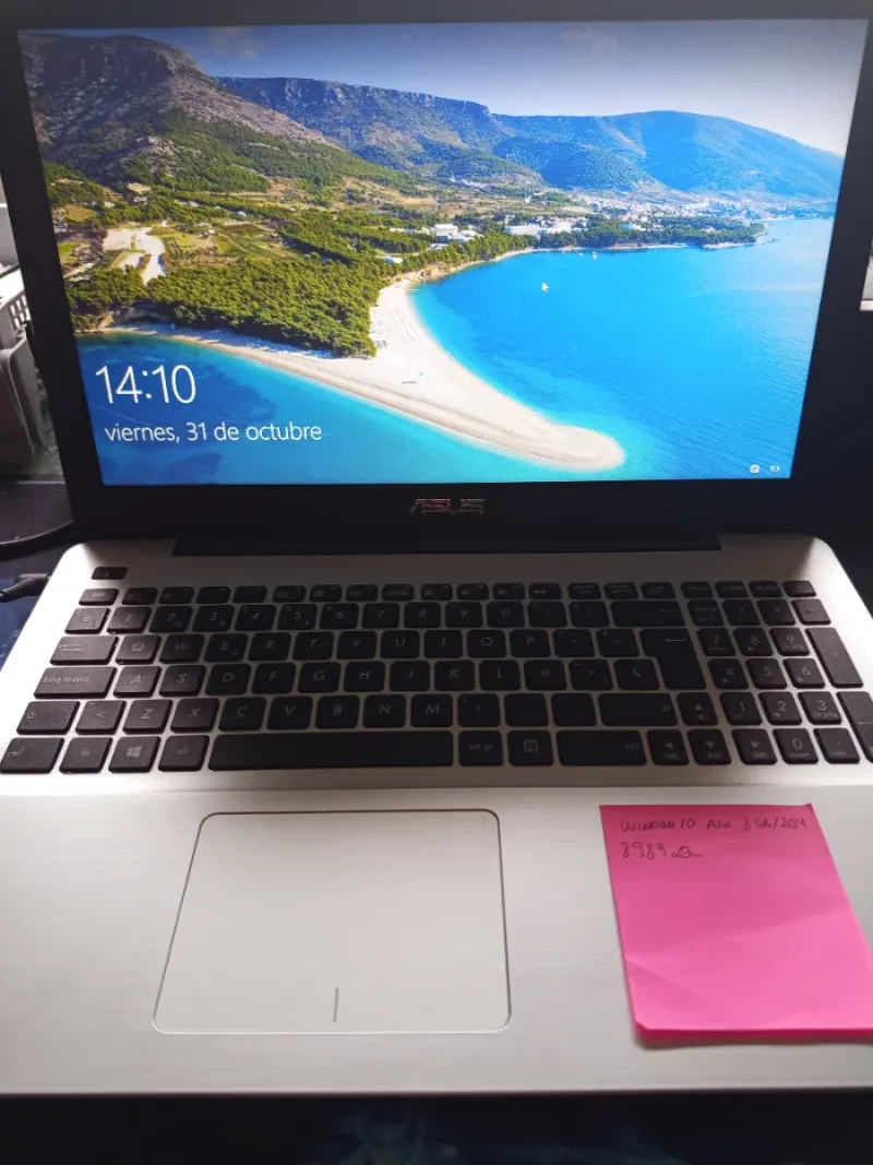 Portátil Asus 8GB RAM 256GB SSD
