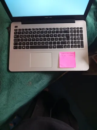 Portátil Asus 8GB RAM 256GB SSD