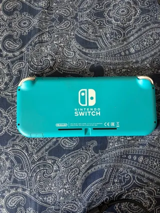 Nintendo Switch Lite Verde e Bianco