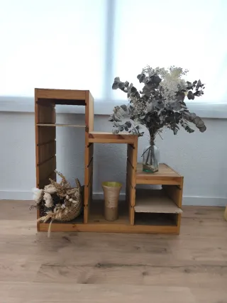 Mueble organizador de madera maciza