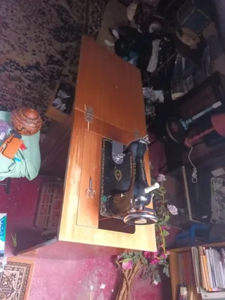 Máquina de coser Alfa antigua