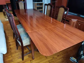 Mesa extensible y 6 sillas comedor