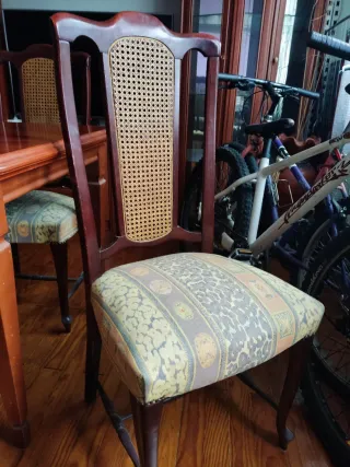 Mesa extensible y 6 sillas comedor