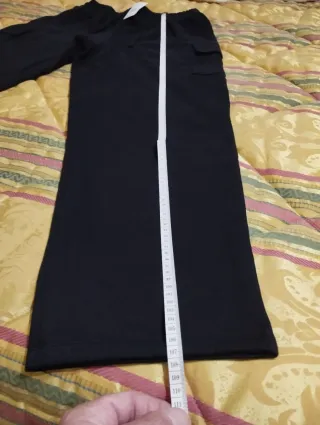 Pantaloni neri morbidi con tasconi