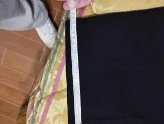 Pantaloni neri morbidi con tasconi