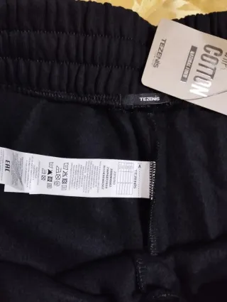 Pantaloni neri morbidi con tasconi