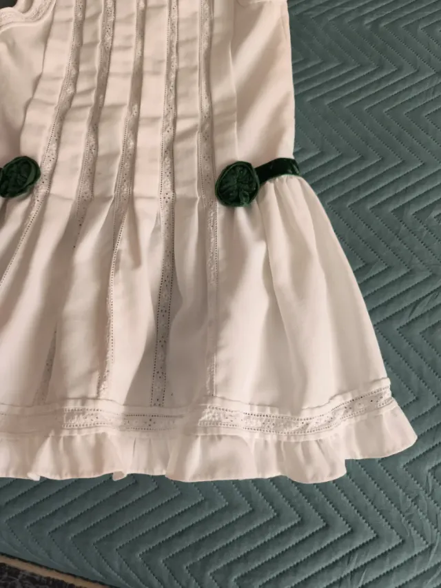 Vestido de niña hecho a mano