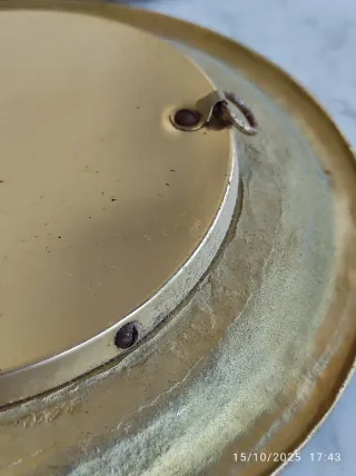 Adorno decorativo dorado escena campestre