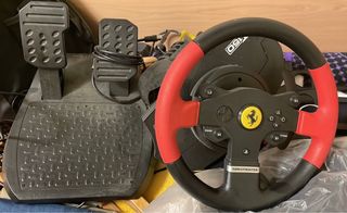 Volante y Pedales PS4/PS5 Thrustmaster