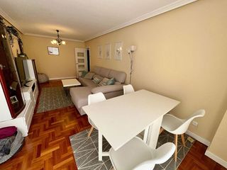 Piso en alquiler en El Llano en Gijón